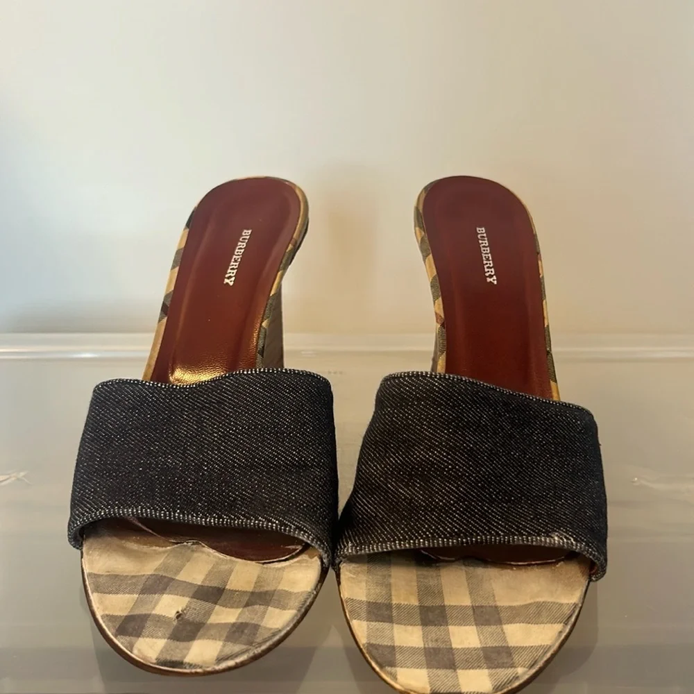 Vintage Burberry and heels - Picture 1 of 4